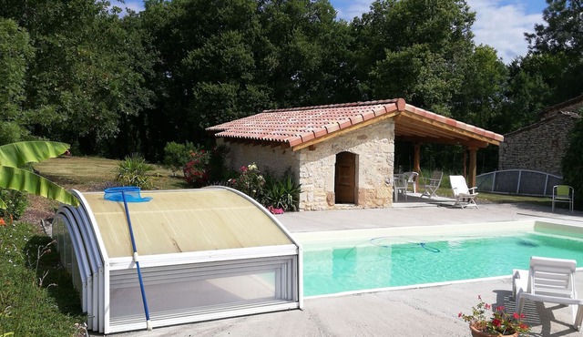 cottage country house in white stone of the country Cordais