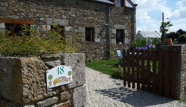 Cottage country house in ST Coulomb 800M beaches, near St Malo