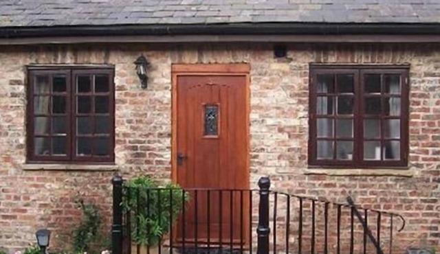 Cottage Cow House at Thompsons Arms Holiday Lets + B & B