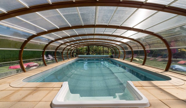 Cottage 'Domaine De Lestroué - La Métairie' with Shared Pool, Private Terrace and Wi-Fi