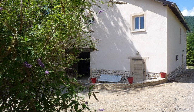 Cottage 'Du Verger Saint Vincent' with Mountain View, Private Terrace and Air Conditioning