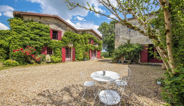 Cottage 'Échappée Bel' with Shared Terrace, Shared Garden and Wi-Fi