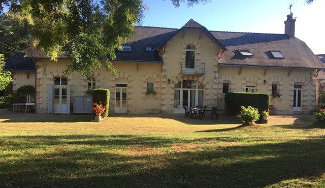 Cottage (Ecurie sleeps 6) in the grounds of a magnificent Chateau