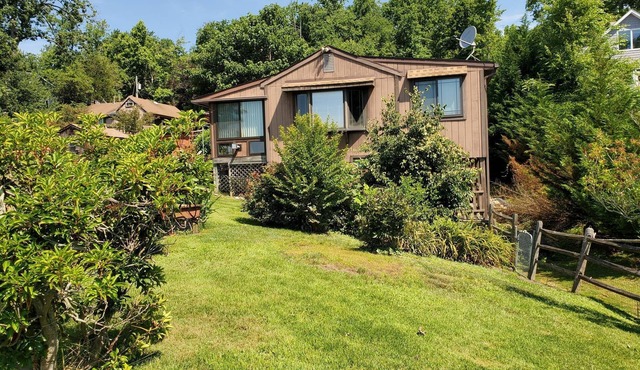 Cottage Elkton Maryland with Waterview