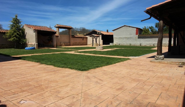 Cottage for large groups with a large patio and barbecue