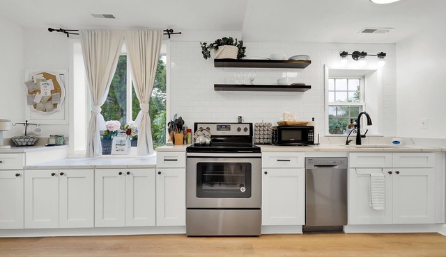 Cottage Escape in Virginia Wine Country