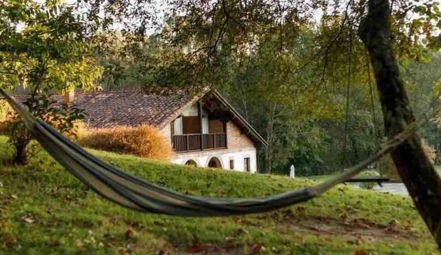 Cottage-Family-Private Bathroom-Garden view-Aire