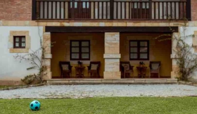 Cottage-Family-Private Bathroom-Garden view-Fuego