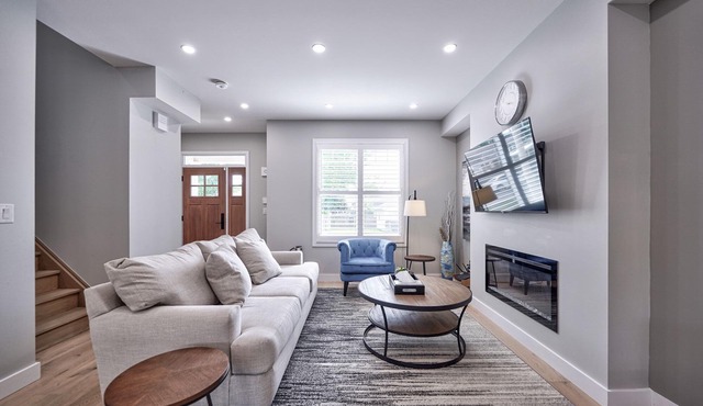 Cottage featuring Lake view balcony, private elevator and 3 en-suites!