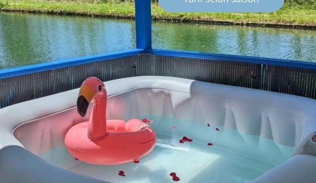 Cottage flottant Premium Jacuzzi privé en supplément