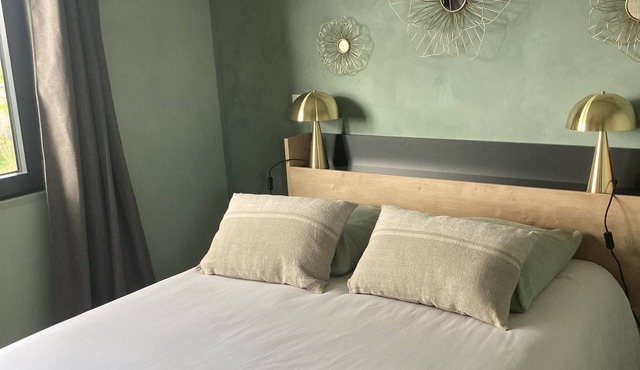 Cottage for 2, with a private spa and heated swiming pool