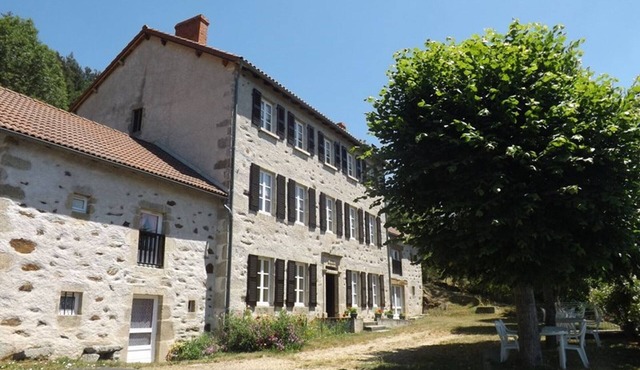 Cottage for 3 with TV and pets allowed in Lorcières