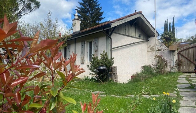 Cottage for 4 people in Geneva with a large garden