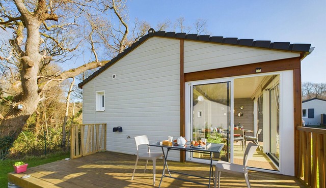 Cottage for 4 - Residence with pool