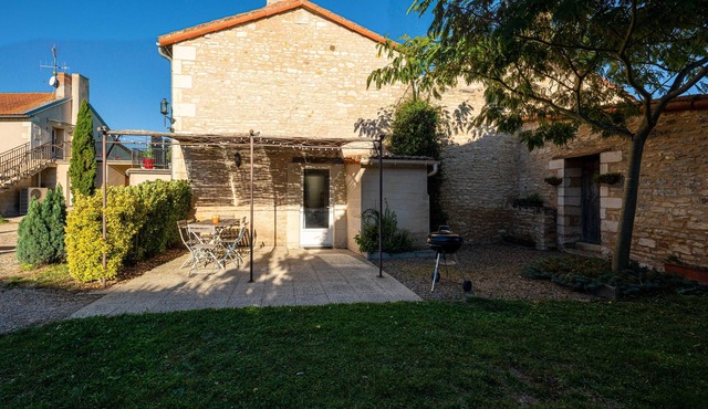 Cottage for 6 people in a quiet location 20 minutes from Futuroscope