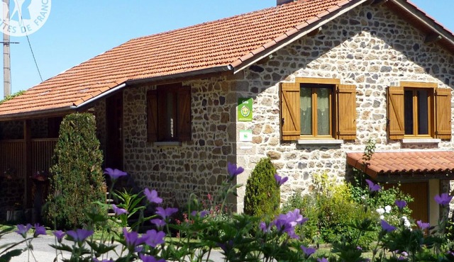 Cottage for 6 people with fireplace in Sauvain