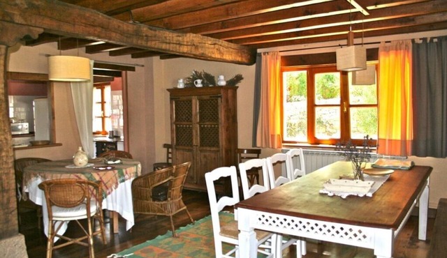 Cottage for 8 people with views of the forests and mountains in the area