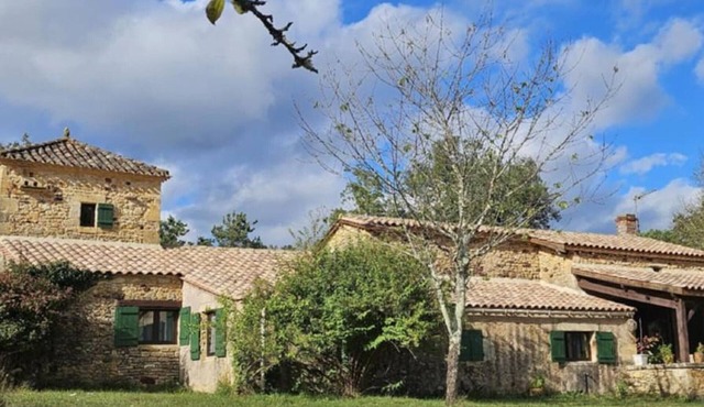 Cottage for 8 with Fireplace and SPA in Biron