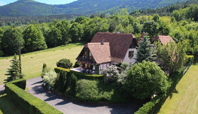 Cottage for 8-10 people to 12 people