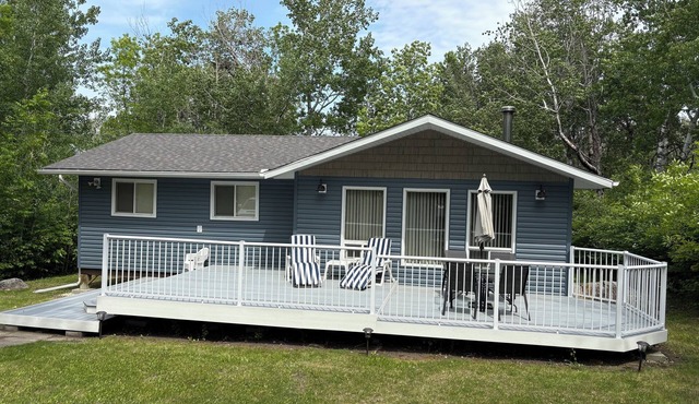 Cottage for rent in Abert Beach!