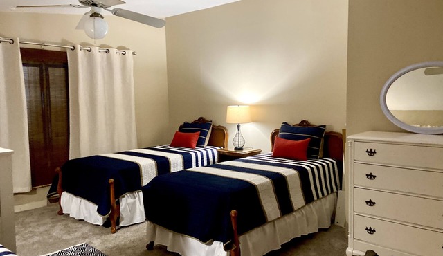 Cottage for rent on North Sandy Pond. Families and Fishermen welcome!