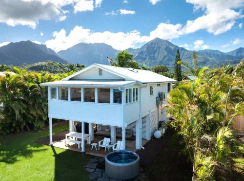 Cottage Four - Luxury Riverfront Stay on Kauai
