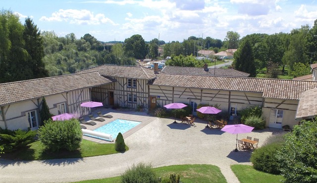 Cottage on Lake Der - Jacuzzi - 5 bdrms - 6 baths