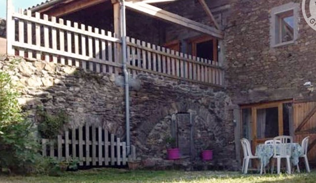 Cottage for 13, patio, near Pilat Park, pets allowed, parking