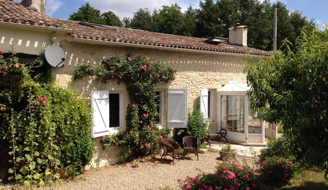 Cottage - private pool, very quiet location - Entre 2 Mers countryside
