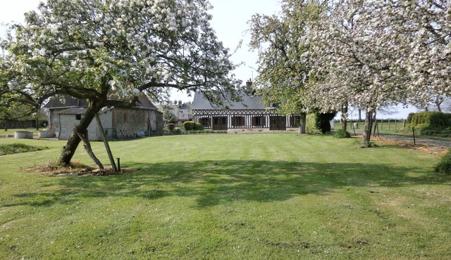 Cottage (Maison Normande) in the countryside 6Km from the Sea