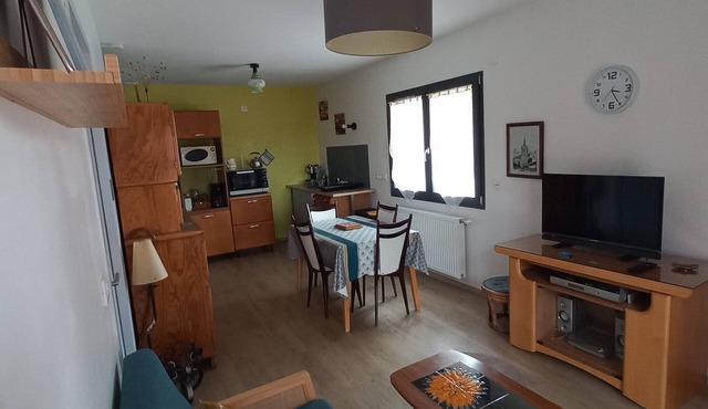 Cottage 'Chez Suzanne' with Mountain View, Shared Terrace and Shared Garden