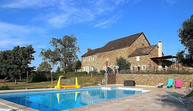 Cottage with Pool in the heart of Aveyron