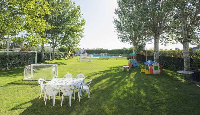 Cottage (full rental) El Jardin de los Niños for 14 people