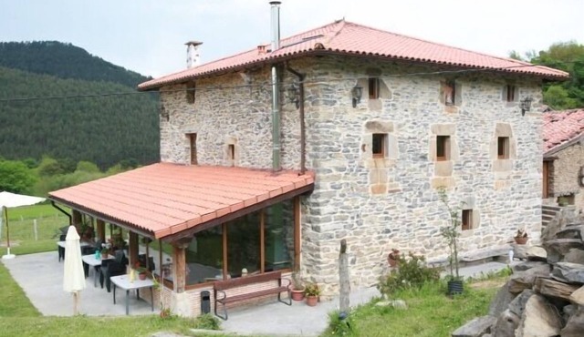 Cottage (full rental) Pikatzaenea for 18 people Call discounts