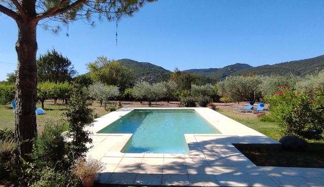 Cottage 'Gîte Genévrier' with Mountain View, Shared Pool and Wi-Fi