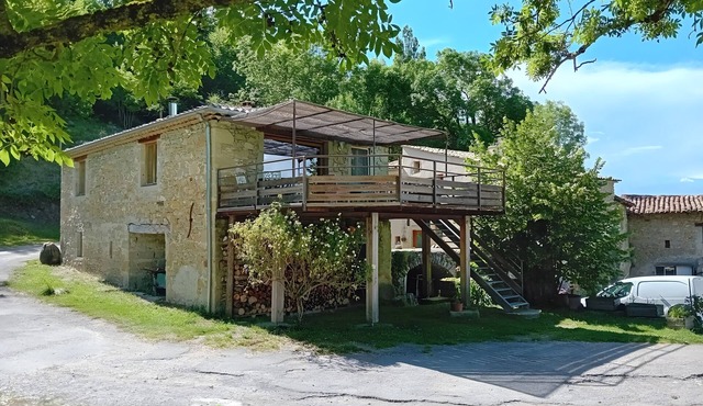 Cottage 'Gîte Au Bout Du Chemin' with Mountain View, Private Terrace and Shared Garden