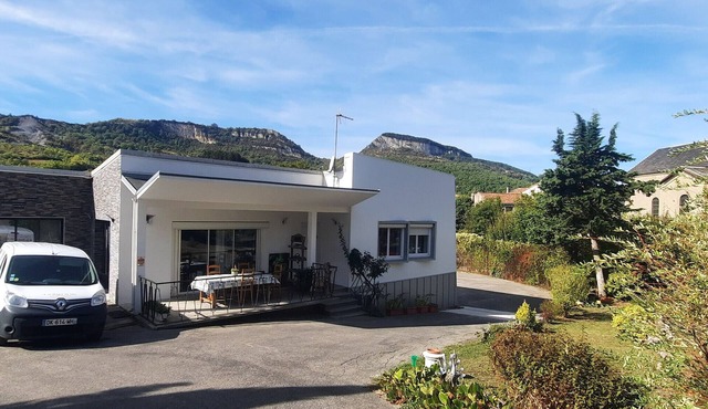 Cottage 'Gîte Aux Tourterelles' with Mountain View, Wi-Fi and Air Conditioning