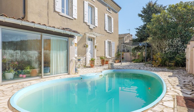 Cottage 'Gîte Coquelicot' with Shared Pool, Wi-Fi and Air Conditioning
