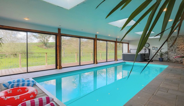 Cottage 'Gite De Kerigochen - Kraou Tomm' with Private Terrace, Private Garden and Wi-Fi