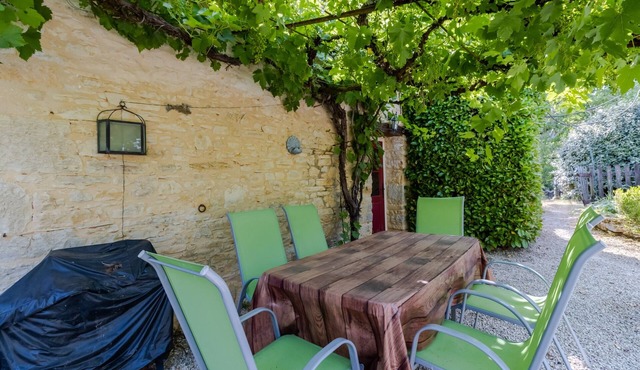 Cottage 'Gite Soleil' with Shared Pool, Private Terrace and Wi-Fi