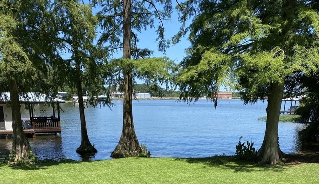 Cottage / Great location on Lake Blackshear