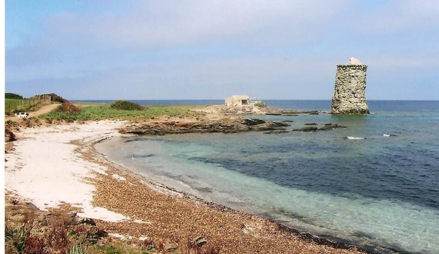 Cottage ground floor of a village house 1 bedroom, 2 terraces, quiet and flowery