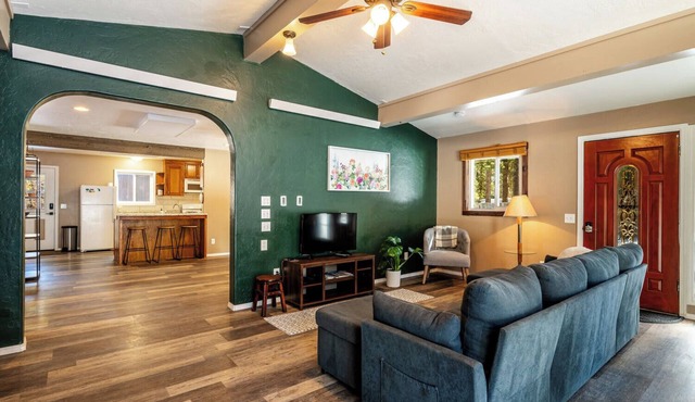 Cottage Grove Mountain Vista