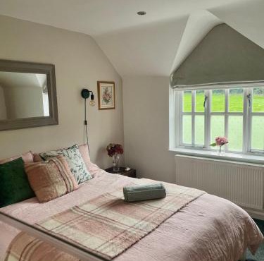 Cottage Guest House Nr Cheltenham on Cotswold Edge