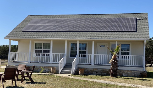Cottage House, 3BR/2BA, Sleeps 8, Porch, Grill, Firepit
