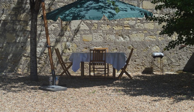 Cottage in the heart of the Bourgueil vineyard.
