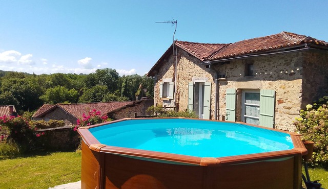 Cottage in Lavauguyon, on Route Coeur de Lion, Close to Chateau With Pool