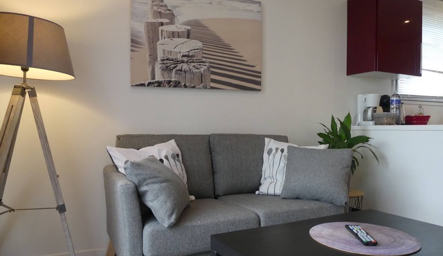 COTTAGE IDEALLY LOCATED