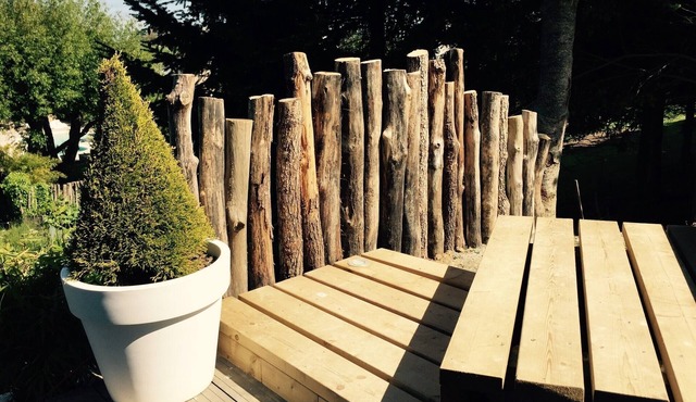 Cottage ideally located, calm of the valley near the beaches .