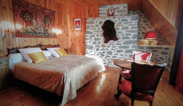 Cottage in Anglards de Salers, beds made on arrival!